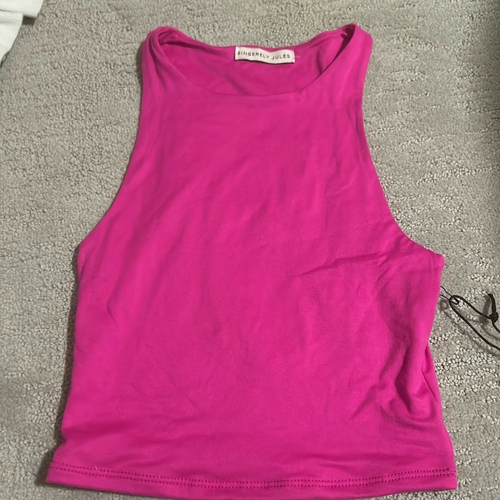 pink top